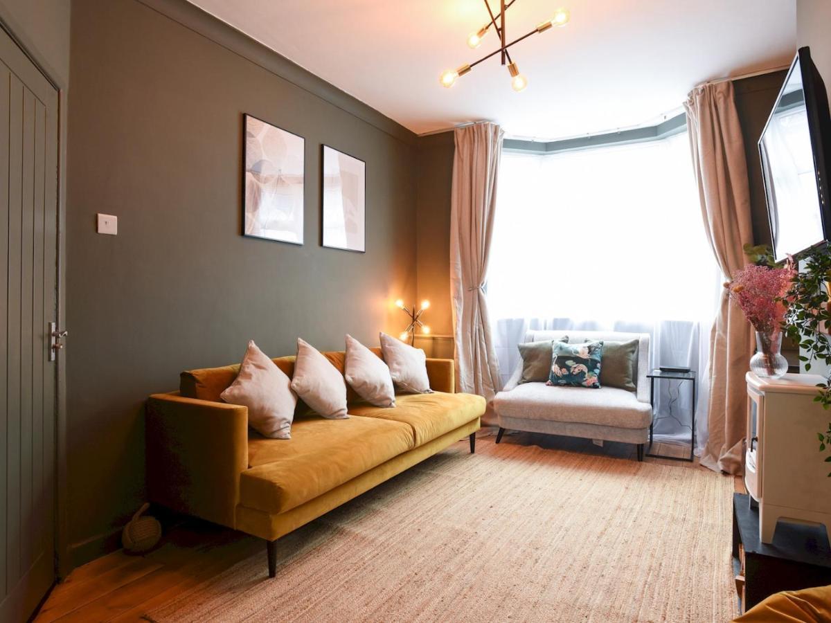 Pass The Keys Spacious Modern 3bed House With Free Street Parking Hébergement de vacances *