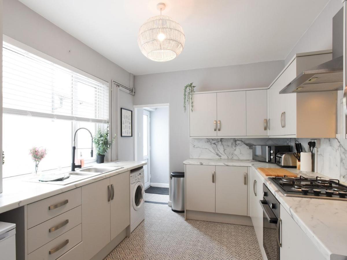 Pass The Keys Spacious Modern 3bed House With Free Street Parking Hébergement de vacances Portsmouth